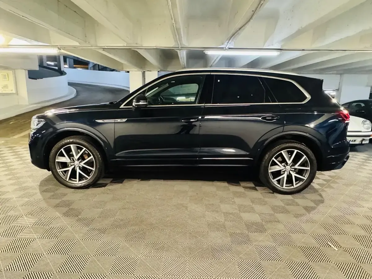 Used VW Touareg R-line 340 HP (250 kW) 2019 Blue SUV