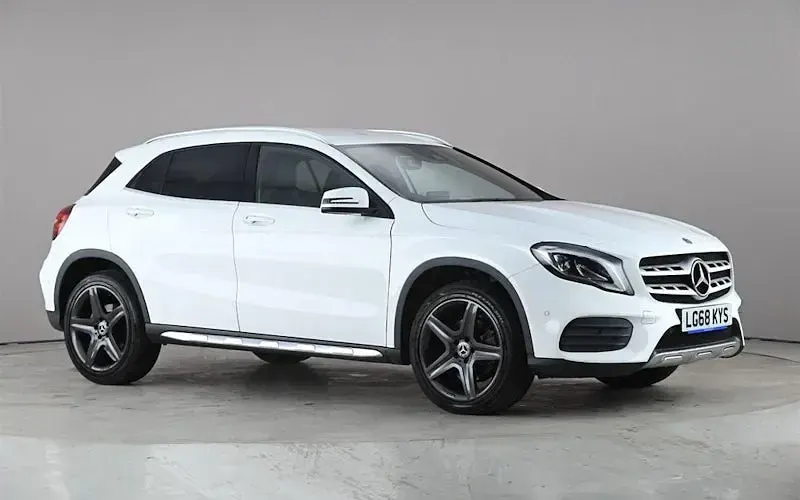 Used Mercedes GLA220 AMG Line Premium 177 HP (130 kW) 2018 SUV