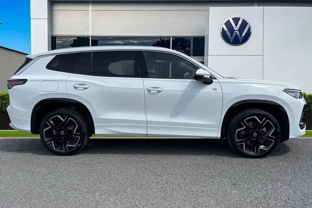 New VW Touran R-line 150 HP (110 kW) 2026 White MPV