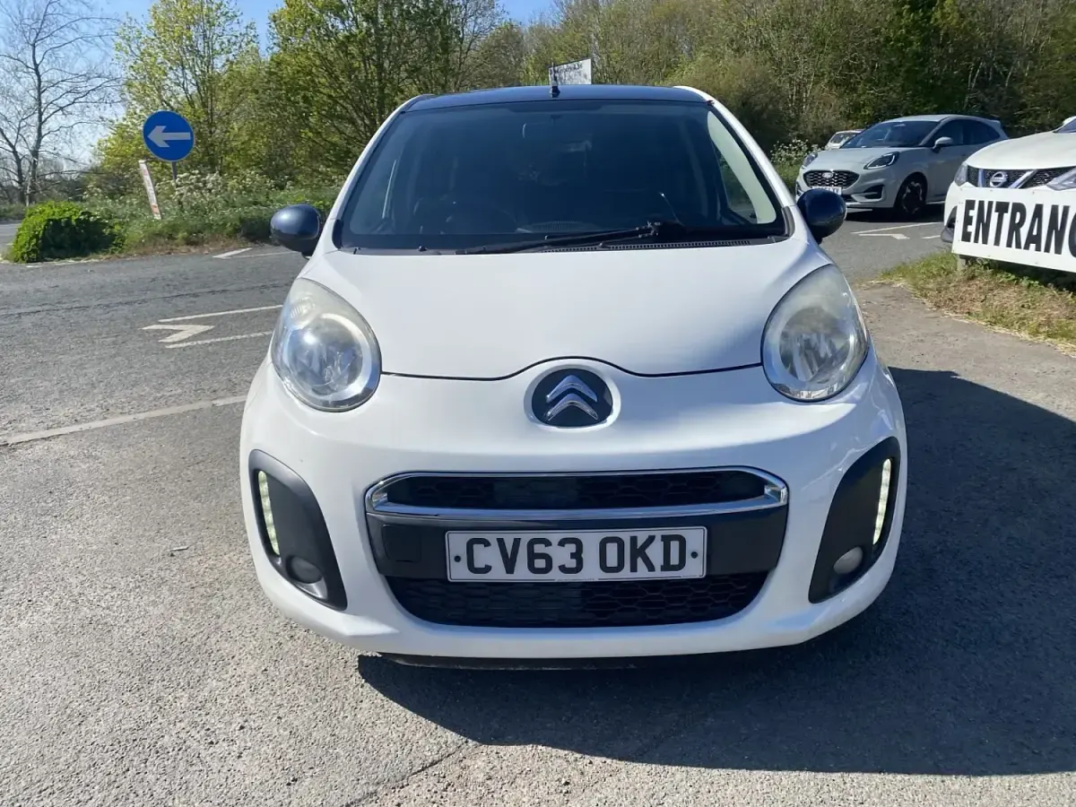 Usado Citroën C1 Platinum 68 HP (50 kW) 2013 Branco Citadino