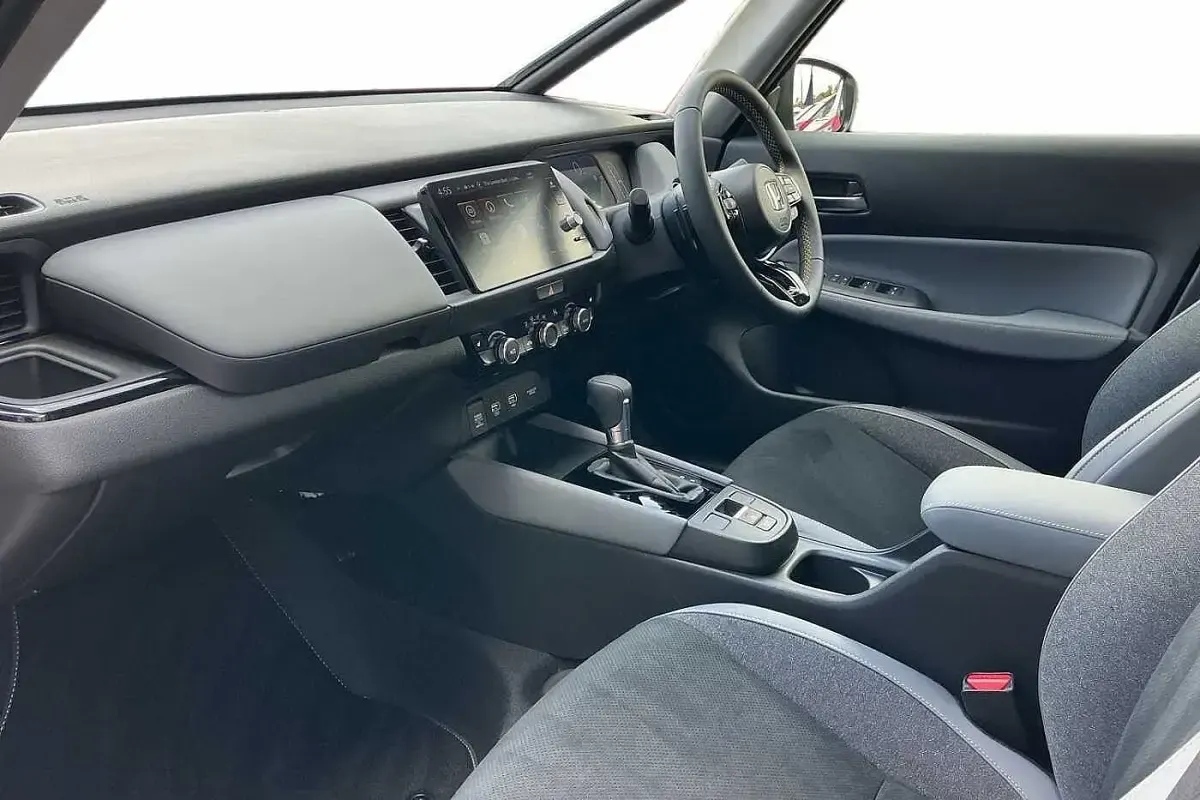 Used Honda Jazz Advance 122 HP (89 kW) 2026 Platinum white Hatchback
