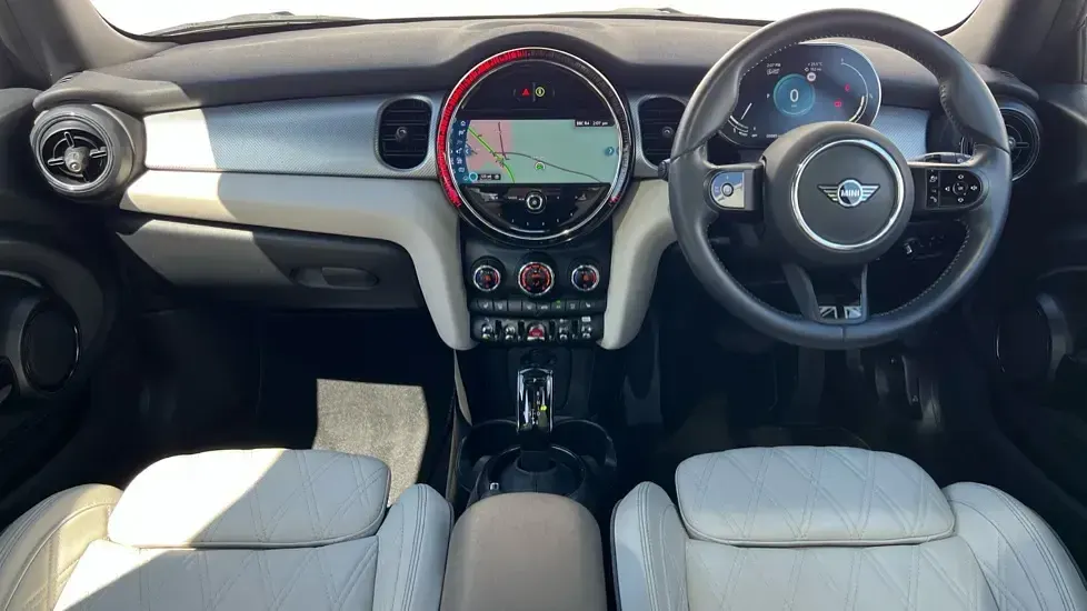 Usado Mini Cooper Exclusive 136 HP (100 kW) 2022 Prateado Citadino