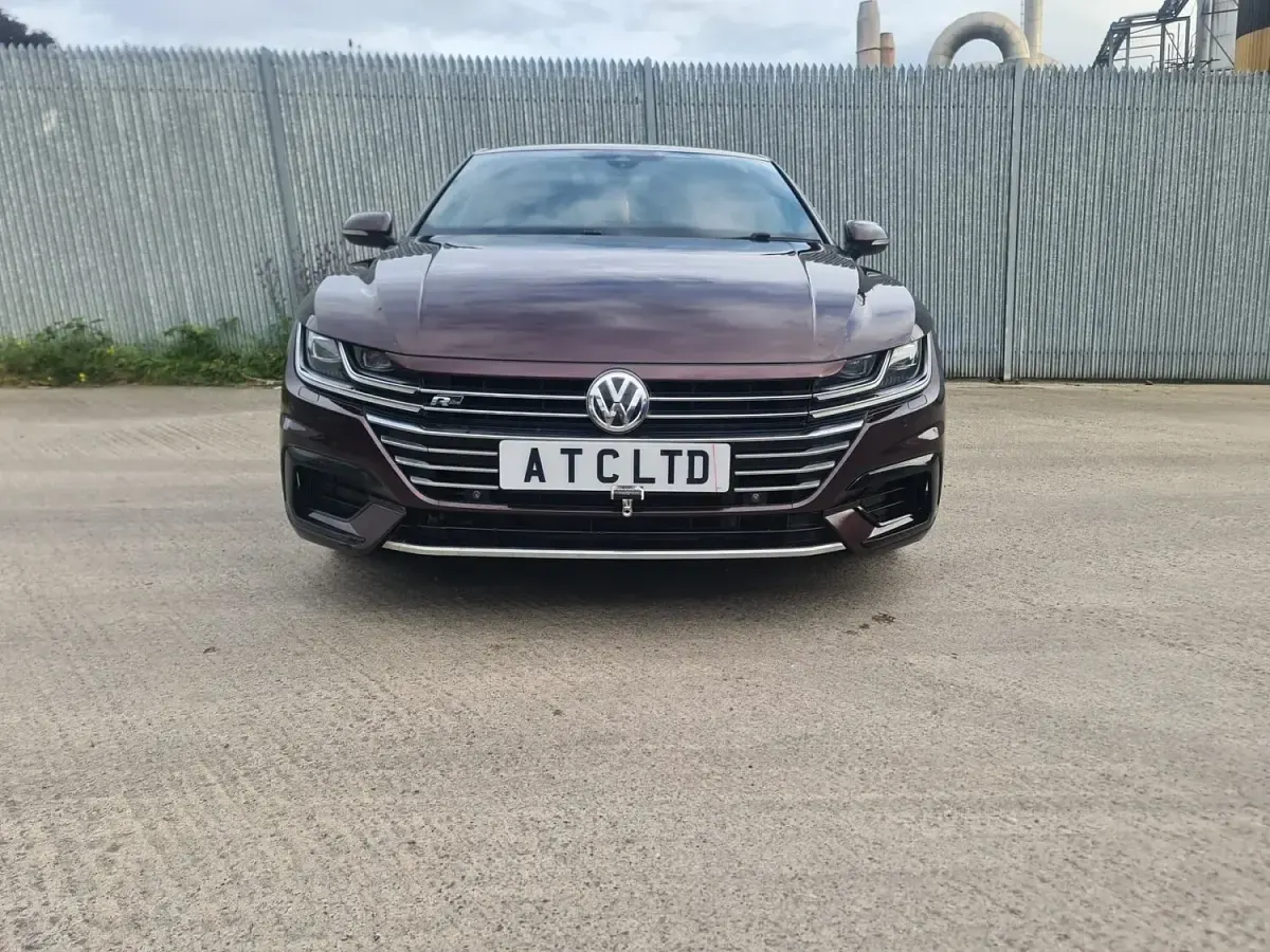 Used VW Arteon R-line 190 HP (139 kW) 2018 Red Hatchback