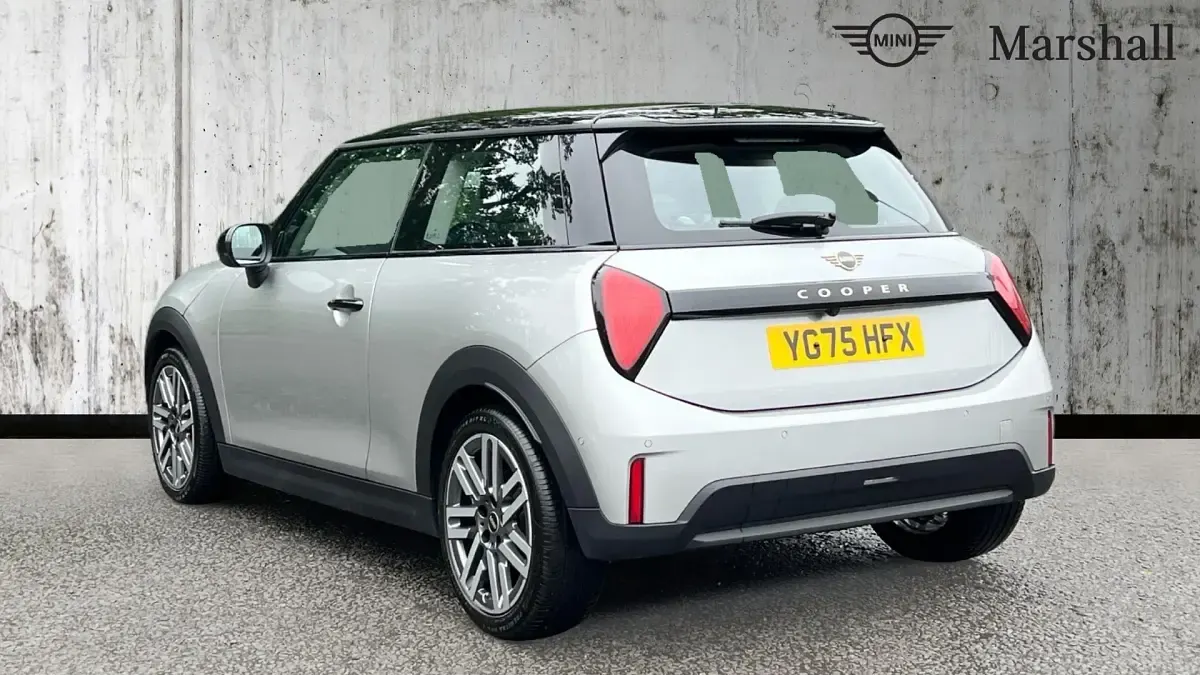 Used Mini Cooper Hatch 113 kW (154 HP) 2025 Silver Hatchback