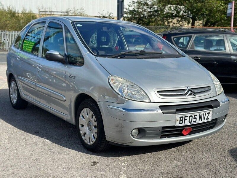 Silver Used 2005 Citroën Xsara Picasso MPV | £1,095 (Good price) - Image 1/4