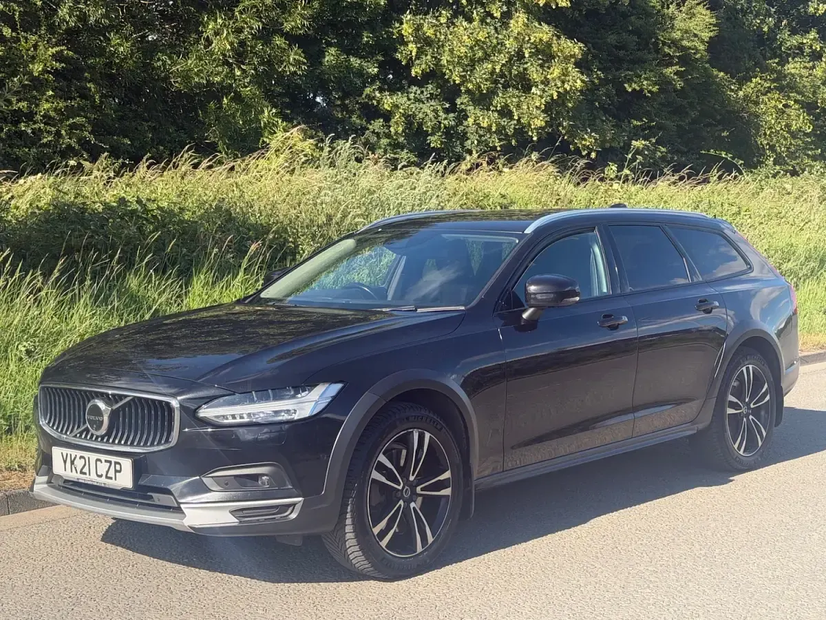 Used Volvo V90 CC 195 HP (143 kW) 2021 Black Estate