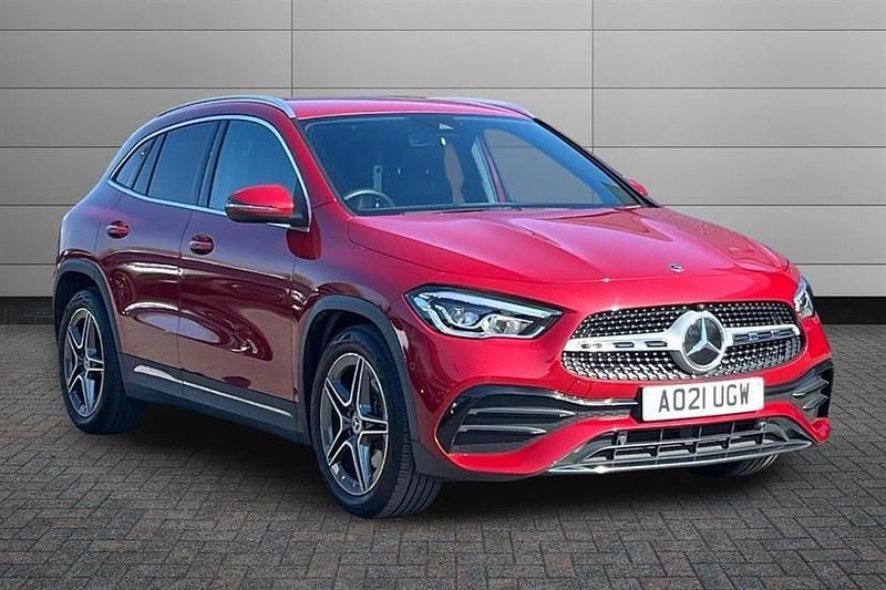 Used Mercedes GLA200 Executive 163 HP (119 kW) 2021 Patagonia red SUV