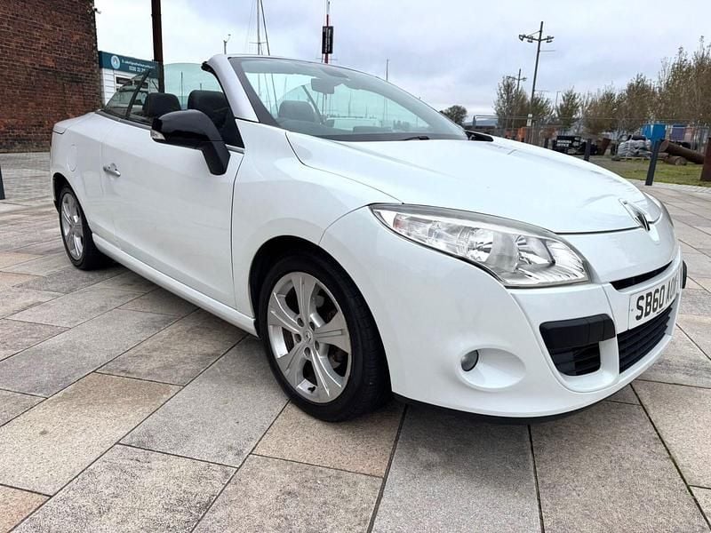 White Used 2010 Renault Mégane Cabriolet Dynamique Cabriolet | £4,490 - Image 1/4