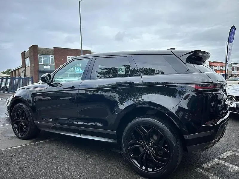 Used Land Rover Range Rover evoque SE Dynamic 240 HP (176 kW) 2019 Black SUV