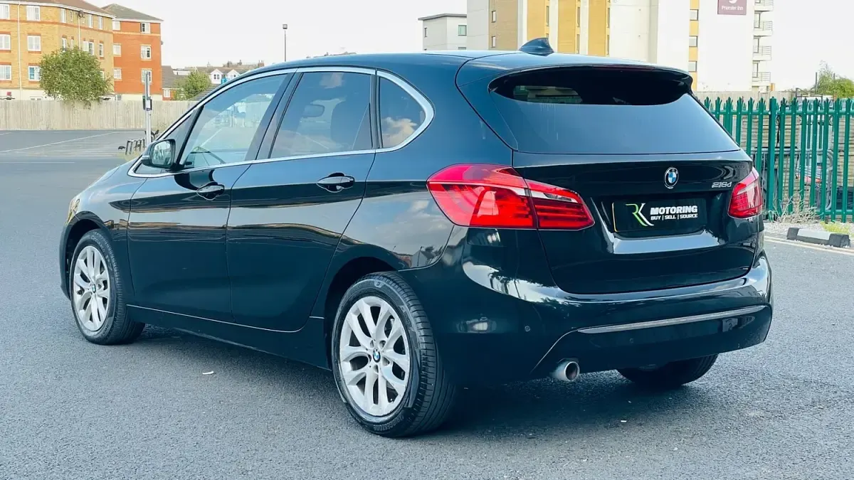 Used BMW 218 Luxury Line 2015 Black Hatchback