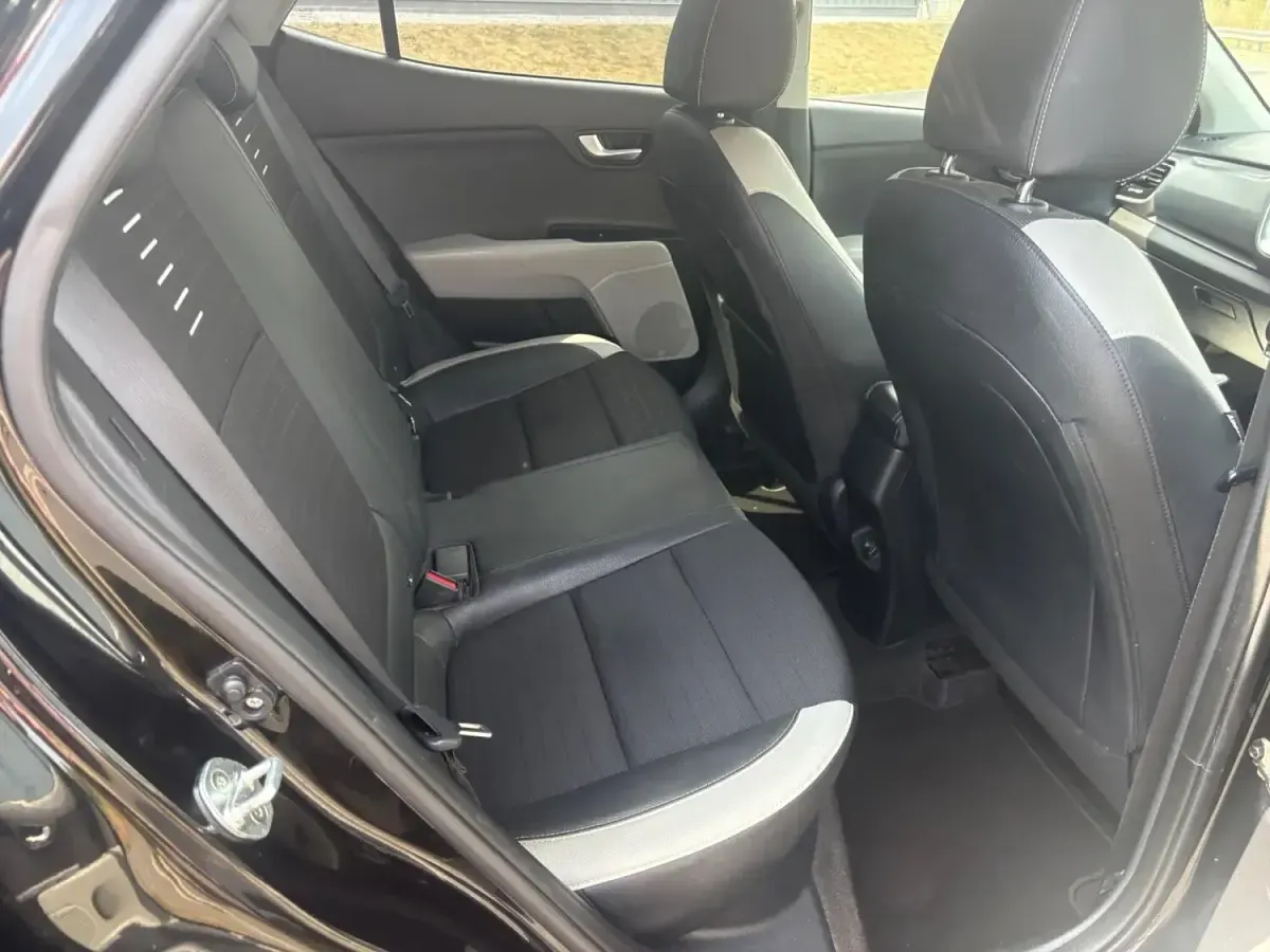 Used Kia Stonic 113 HP (83 kW) 2018 Black SUV
