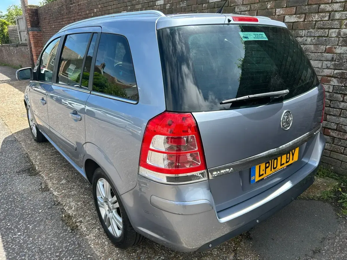 Used Vauxhall Zafira Elite 2010 Silver MPV