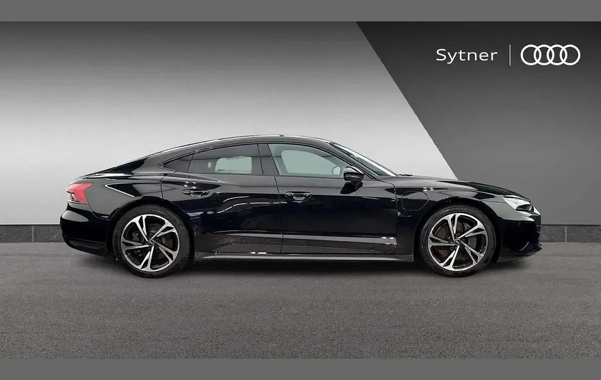Used Audi e-tron GT quattro Comfort 384 kW (523 HP) 2022 Black Sedan