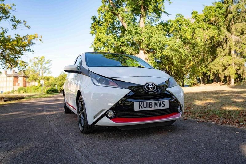 White Used 2018 Toyota Aygo x-press Hatchback | £7,495 (Fair price) - Image 1/4