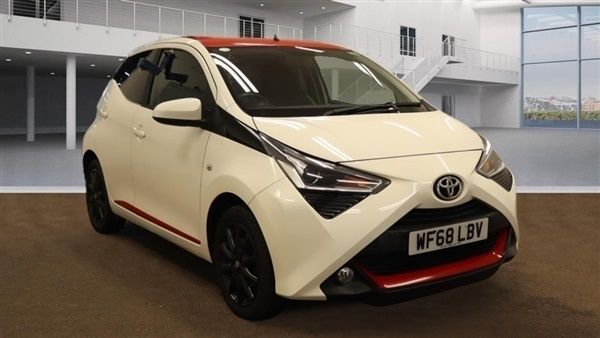 White Used 2018 Toyota Aygo x-press Hatchback | £7,995 (Fair price) - Image 1/1