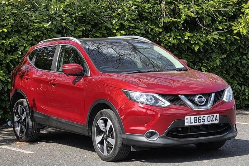 Used Nissan Qashqai N-TEC 115 HP (84 kW) 2016 Red SUV