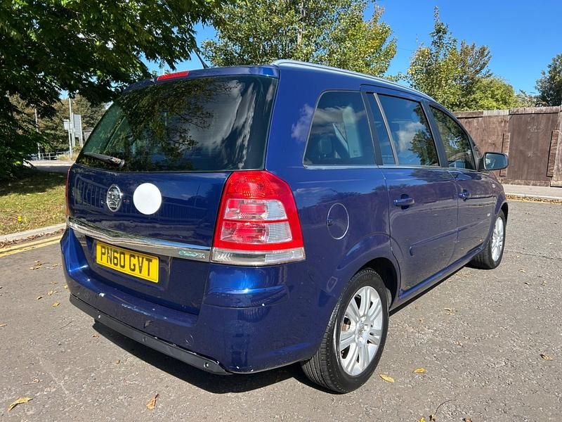 Used Vauxhall Zafira Design Edition 110 HP (80 kW) 2010 Blue MPV
