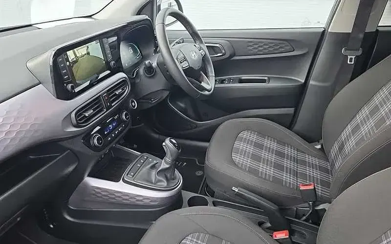 Used Hyundai i10 Premium 63 HP (46 kW) 2025 Grey Hatchback