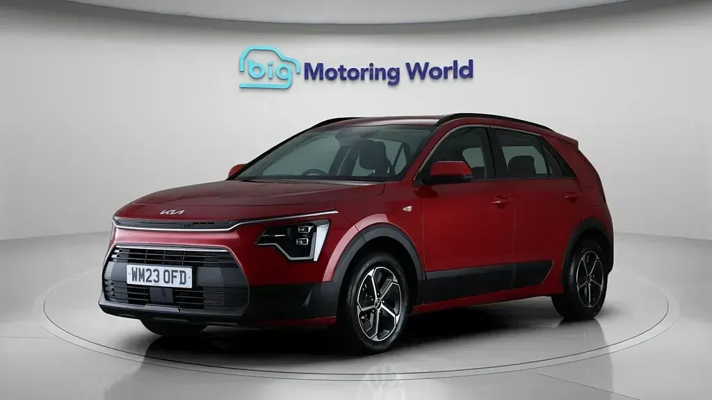 Używany Kia Niro 139 KM (102 kW) 2023 Czerwony SUV