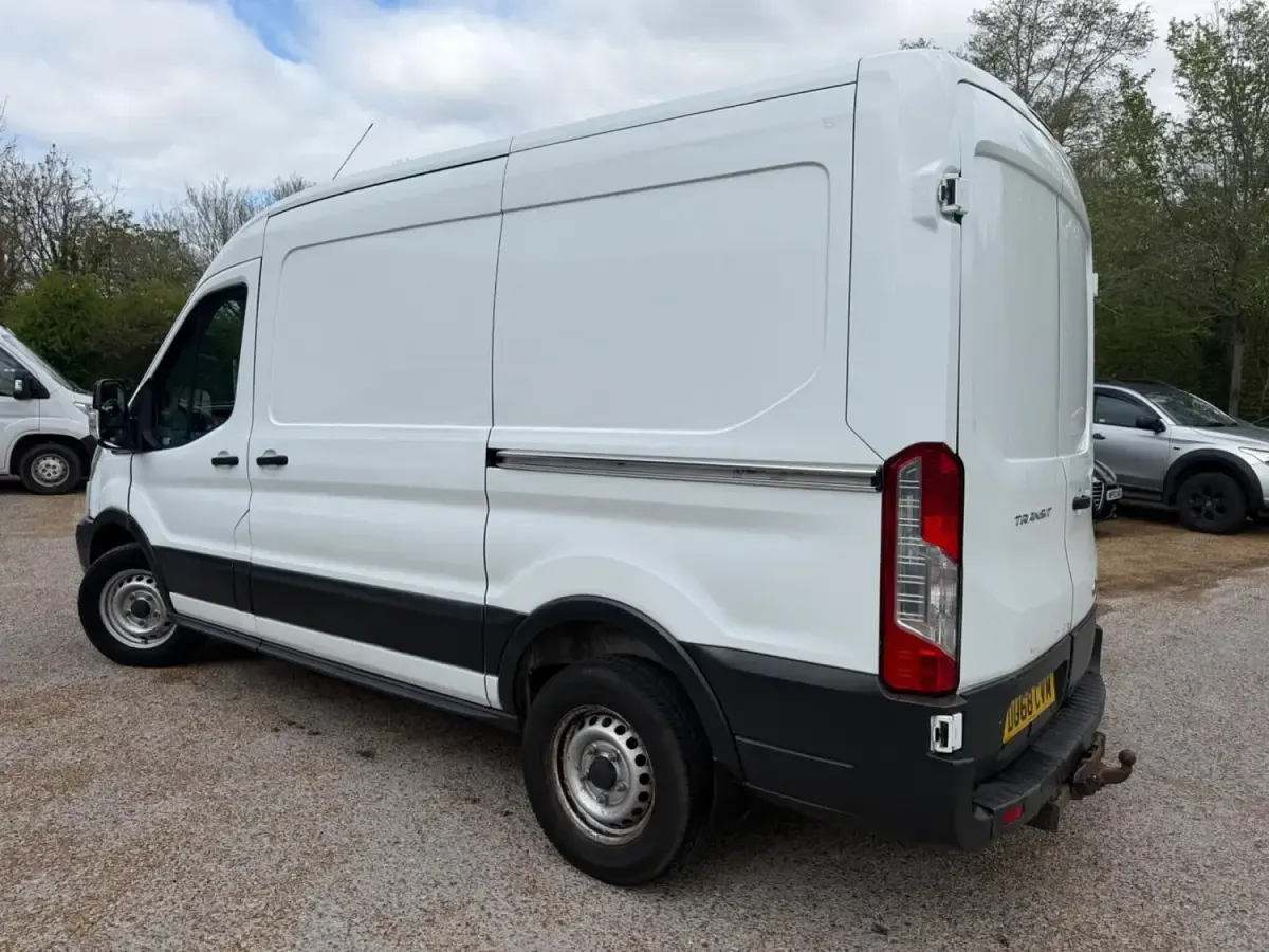 Używany Ford Transit 130 KM (95 kW) 2018 Biały Van