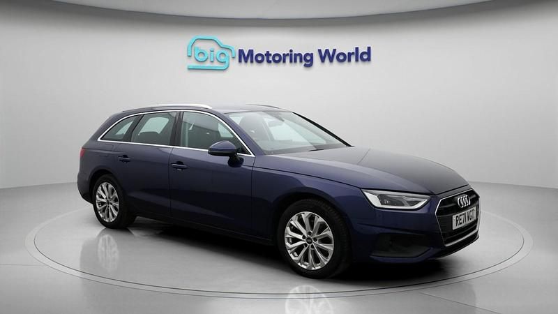 Used Audi A4 148 HP (108 kW) 2021 Blue Estate