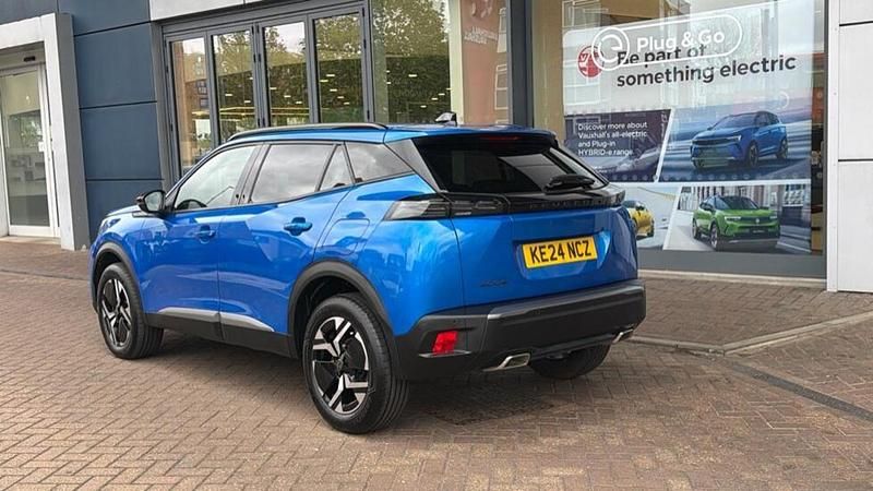 Używany Peugeot 2008 Allure 129 KM (94 kW) 2024 Niebieski SUV