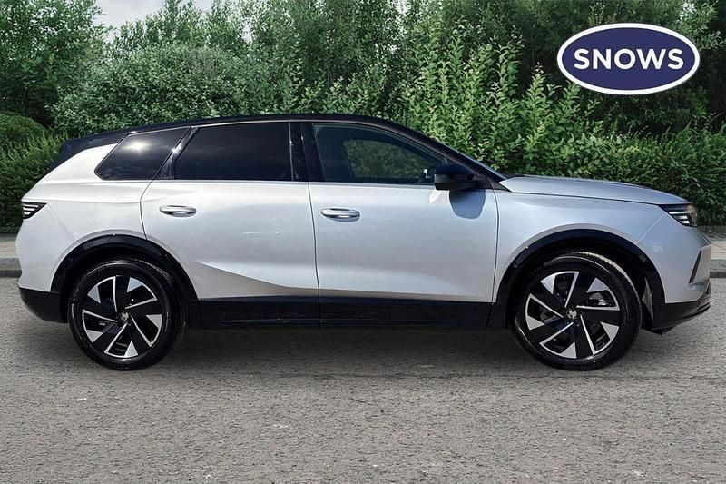 Used Vauxhall Grandland 156 kW (213 HP) 2025 Grey SUV