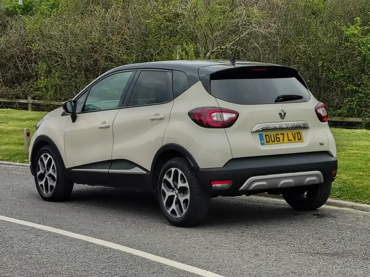 Usado Renault Captur Dynamique 90 CV (66 kW) 2017 Beige SUV