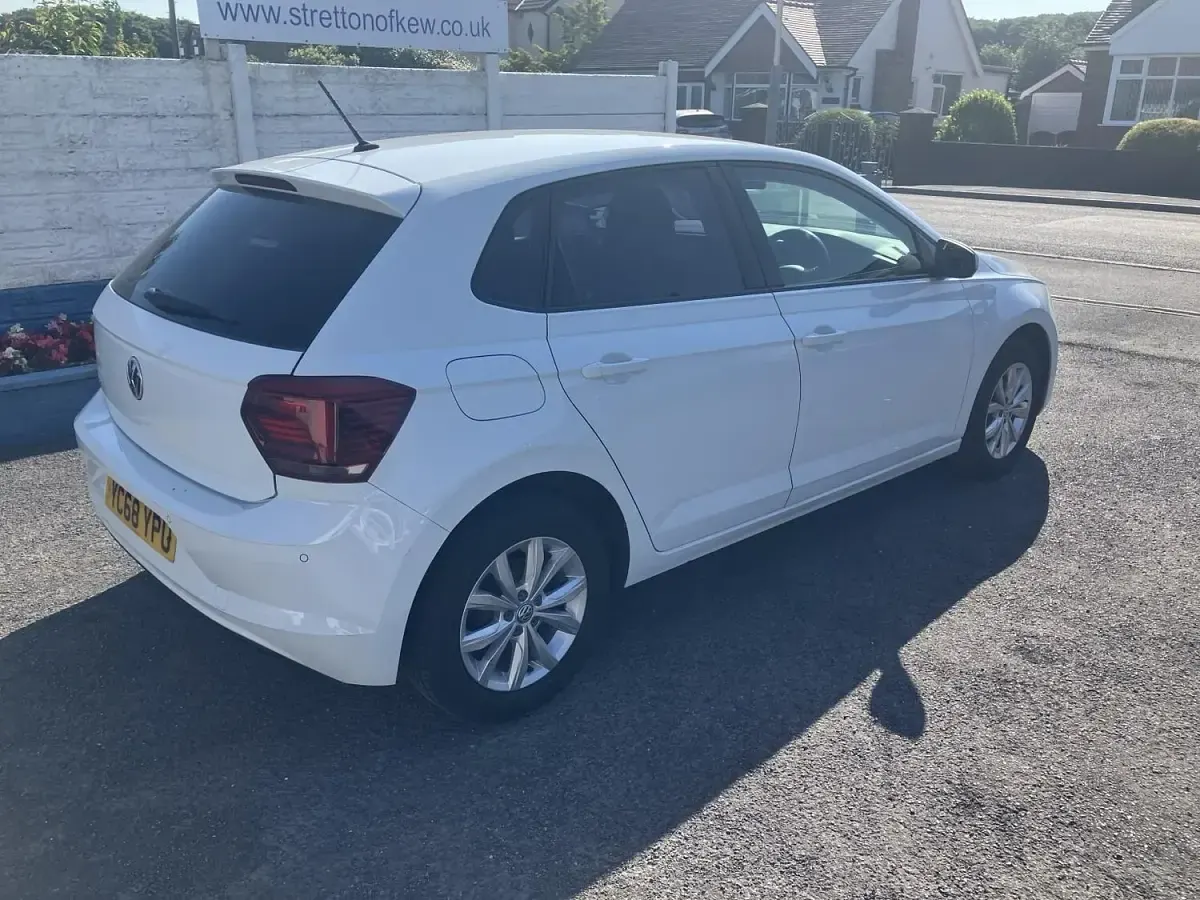 Used VW Polo SE 75 HP (55 kW) 2018 White Hatchback