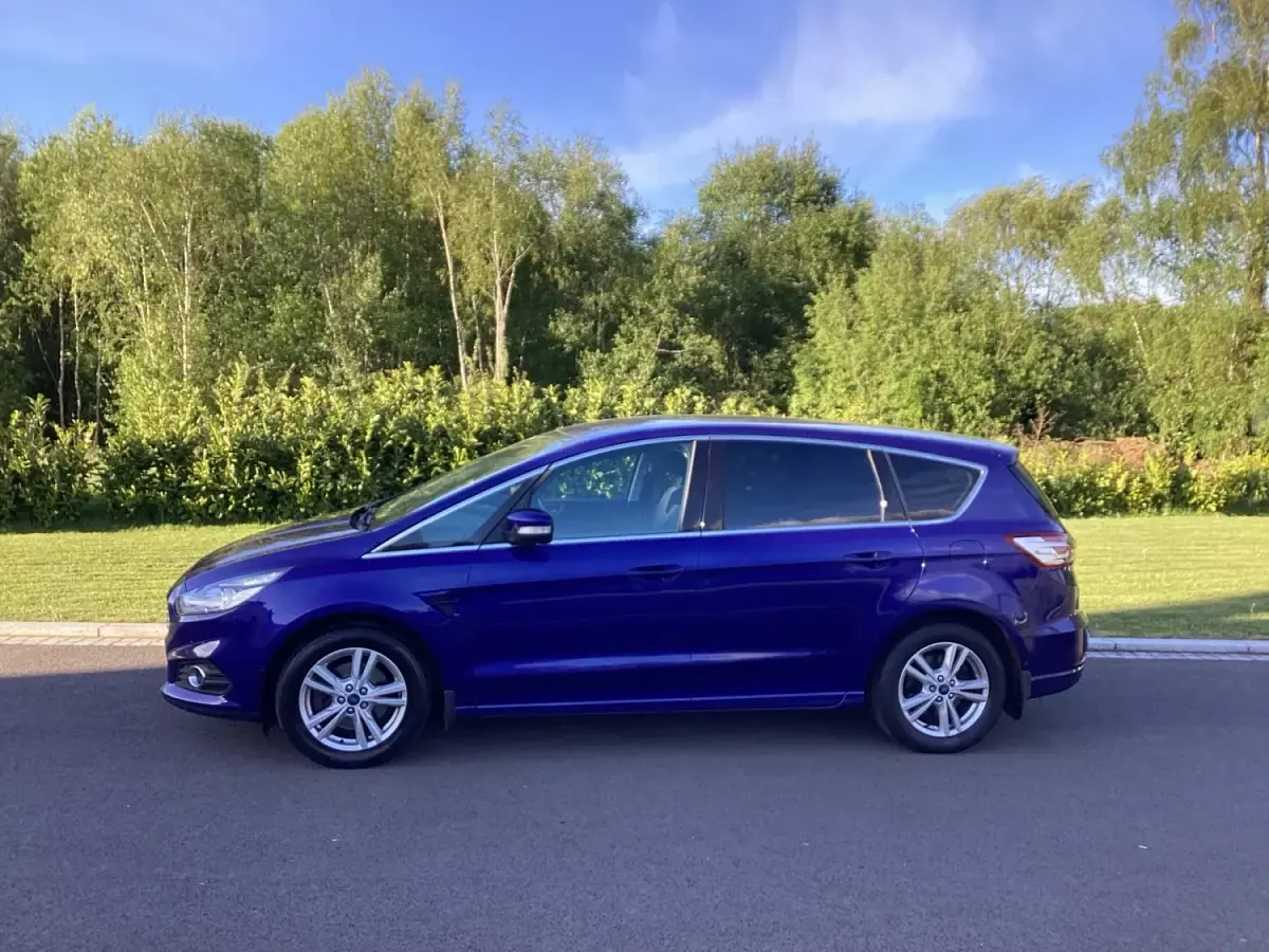 Begagnad Ford S-MAX Titanium 2017 Blå Minibuss