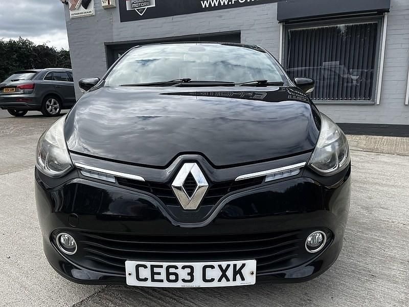 Used Renault Clio IV Dynamique 90 HP (66 kW) 2013 Black Hatchback