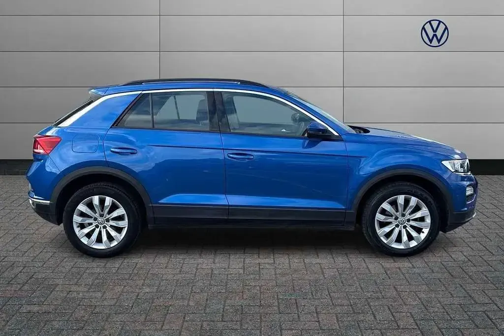 Used VW T-Roc SE 115 HP (84 kW) 2020 Blue SUV
