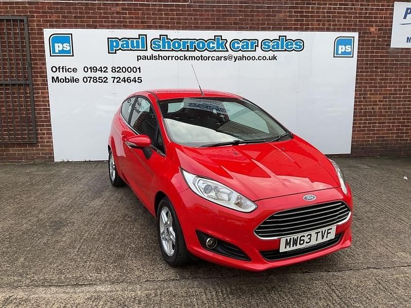 Red Used 2014 Ford Fiesta Zetec Hatchback | £3,195 (Fair price) - Image 1/4