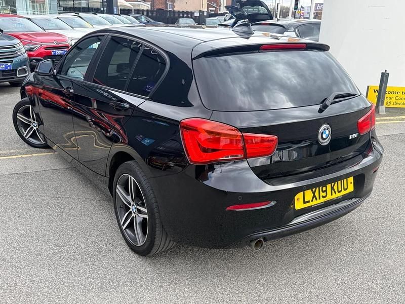 Used BMW 118 Sport Line 134 HP (98 kW) 2019 Black Hatchback