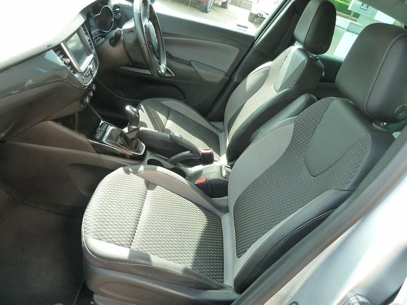 Used Vauxhall Crossland X Elite 99 HP (72 kW) 2017 Silver SUV
