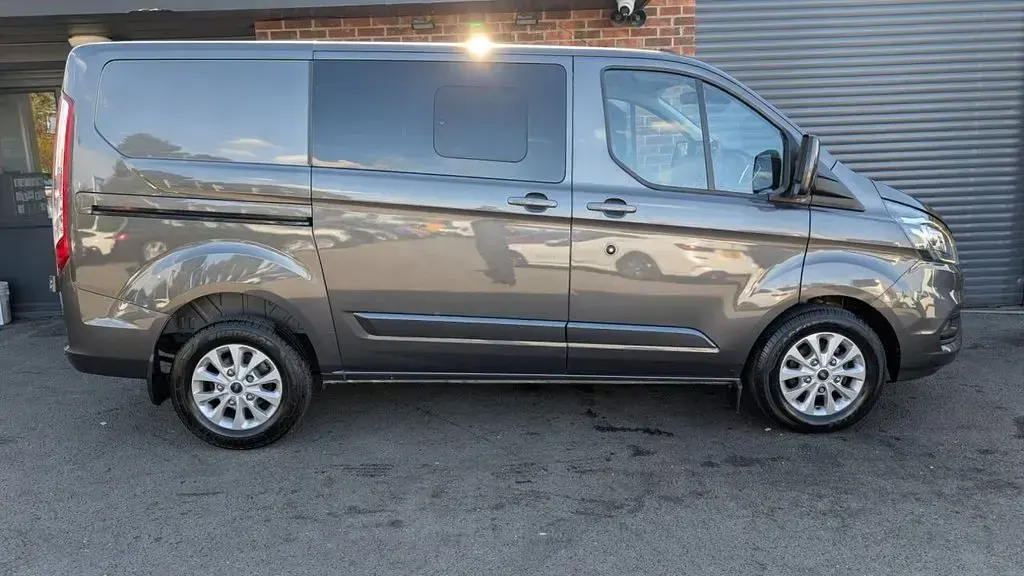 Used Ford Transit Custom Limited 130 HP (95 kW) 2022 Grey Van
