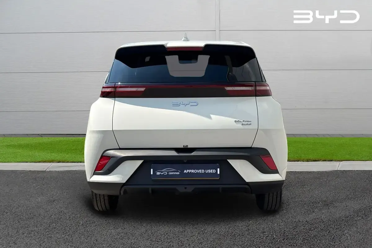 New BYD Dolphin Active 64 kW (88 HP) 2026 White Hatchback