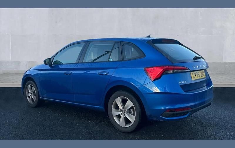 Nuevo Skoda Scala SE 147 CV (108 kW) 2025 Azul Utilitario
