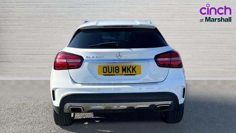 Used Mercedes GLA200 AMG Line Premium 156 HP (114 kW) 2018 White SUV