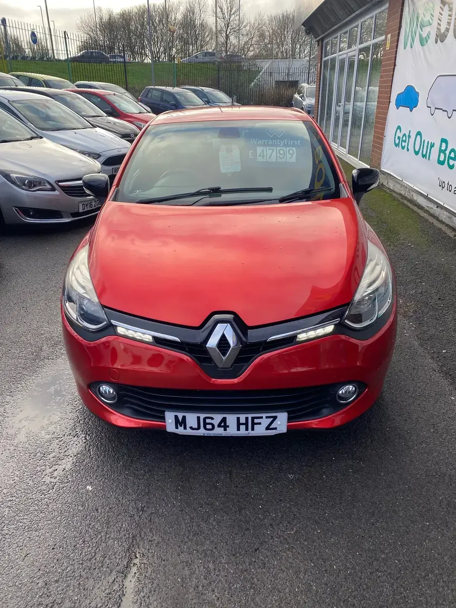 Used Renault Clio Dynamique 75 HP (55 kW) 2014 Red Hatchback