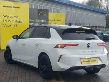 Begagnad Vauxhall Astra 130 HK (95 kW) 2025 Vit Halvkombi