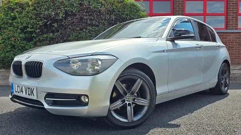 Used BMW 118 Sport Line 143 HP (105 kW) 2014 Silver Hatchback