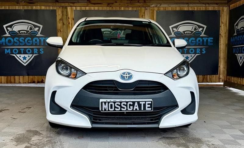Used Toyota Yaris Hybrid 2021 White Hatchback