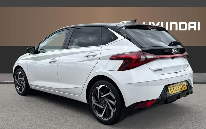 Used Hyundai i20 Ultimate 101 HP (74 kW) 2023 White Hatchback