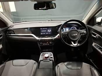 Used Kia e-Niro 147 kW (201 HP) 2021 White SUV