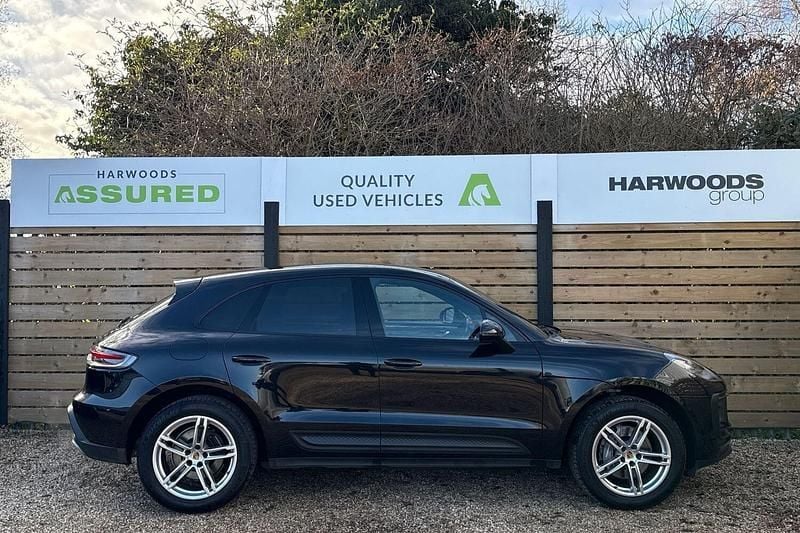 Used Porsche Macan 265 HP (194 kW) 2022 Black SUV