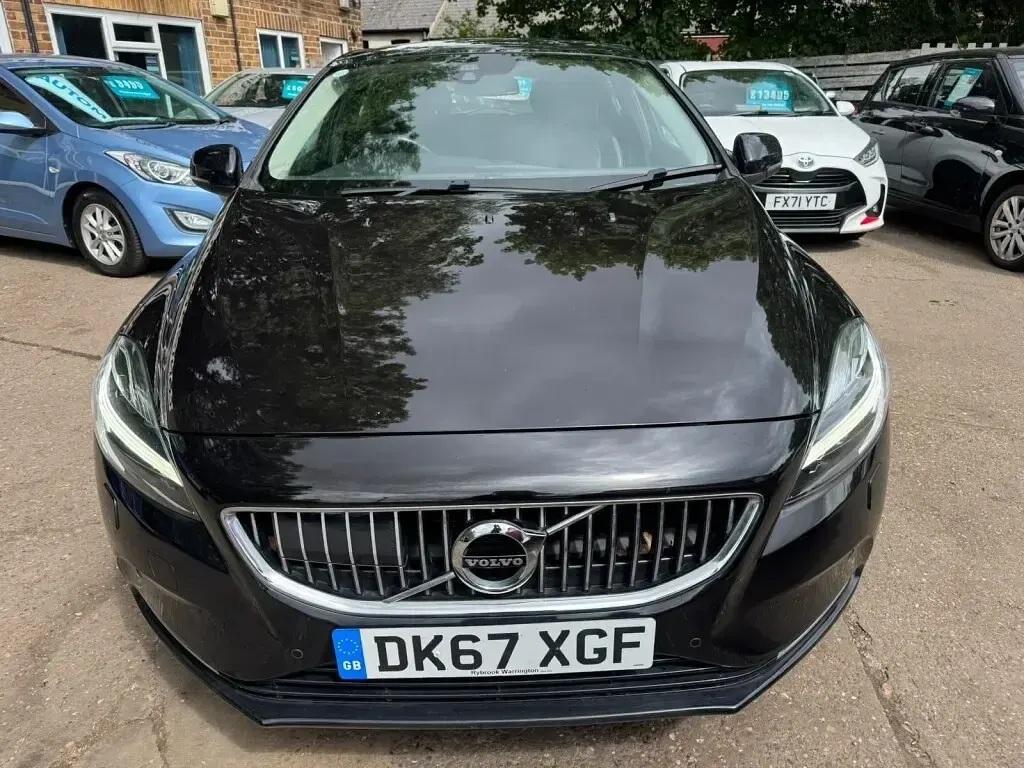 Used Volvo V40 Inscription 152 HP (111 kW) 2017 Black Hatchback