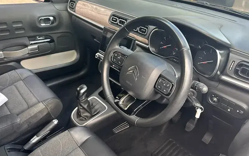 Used Citroën C3 Flair 83 HP (61 kW) 2021 Black Hatchback