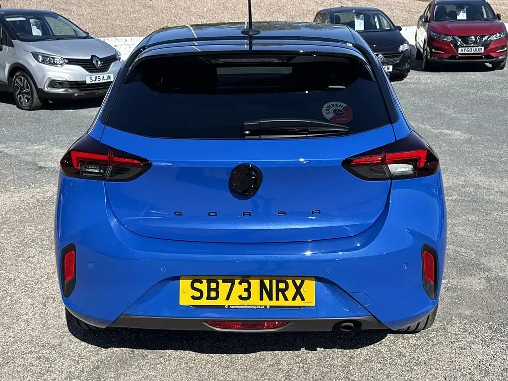 Second-hand Vauxhall Corsa 2023 Albastru Hatchback