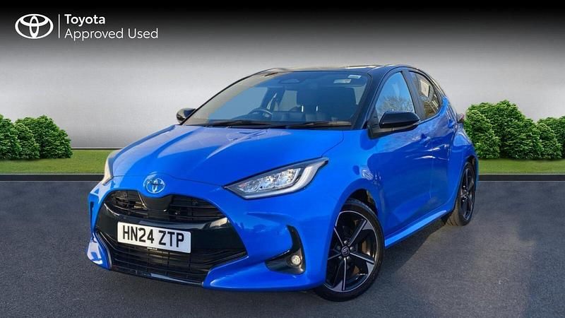 Used Toyota Yaris Hybrid Edition 131 HP (96 kW) 2024 Neptune blue bitone Hatchback